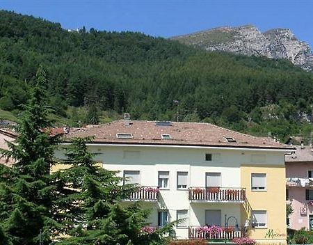 Hotel Martinelli Ronzo-Chienis Ngoại thất bức ảnh