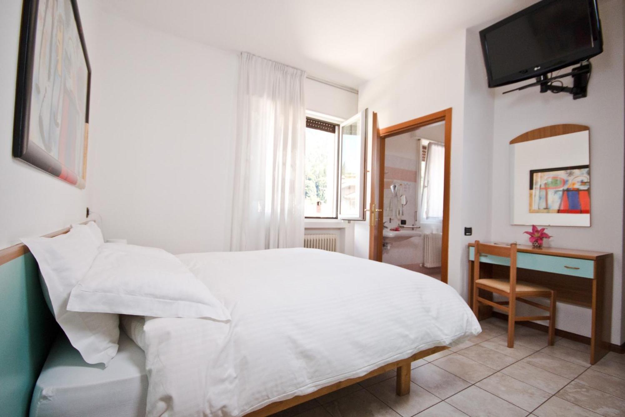 Hotel Martinelli Ronzo-Chienis Ngoại thất bức ảnh