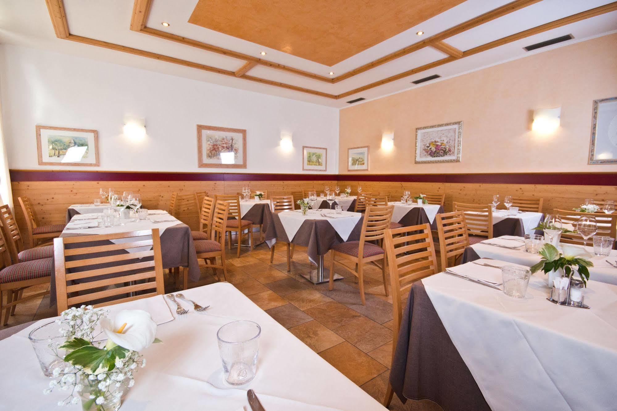 Hotel Martinelli Ronzo-Chienis Ngoại thất bức ảnh
