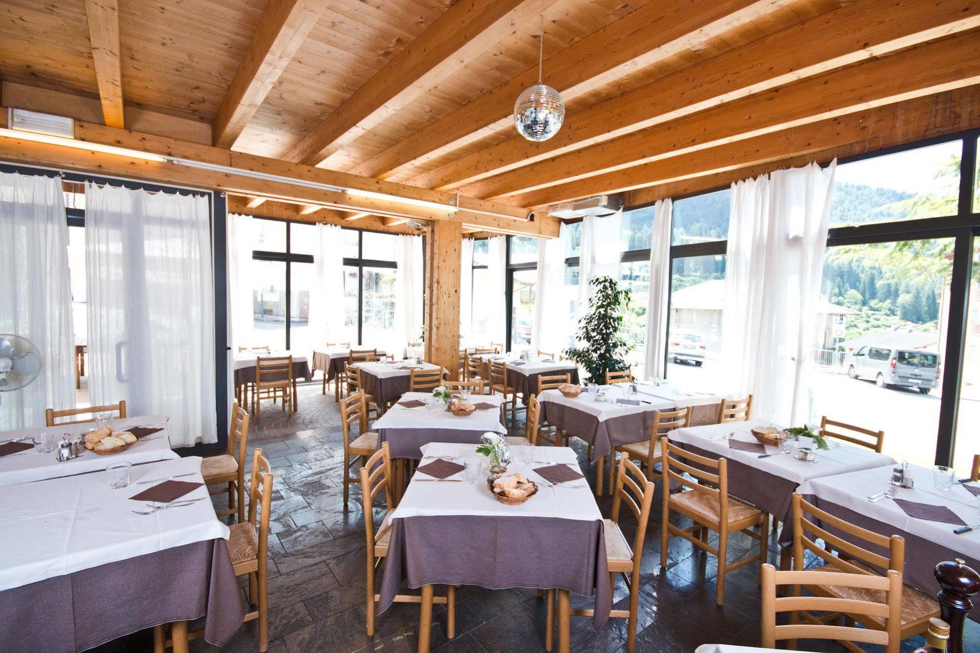 Hotel Martinelli Ronzo-Chienis Ngoại thất bức ảnh