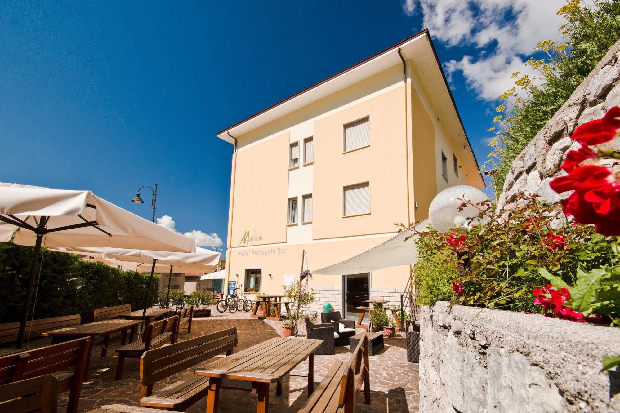 Hotel Martinelli Ronzo-Chienis Ngoại thất bức ảnh